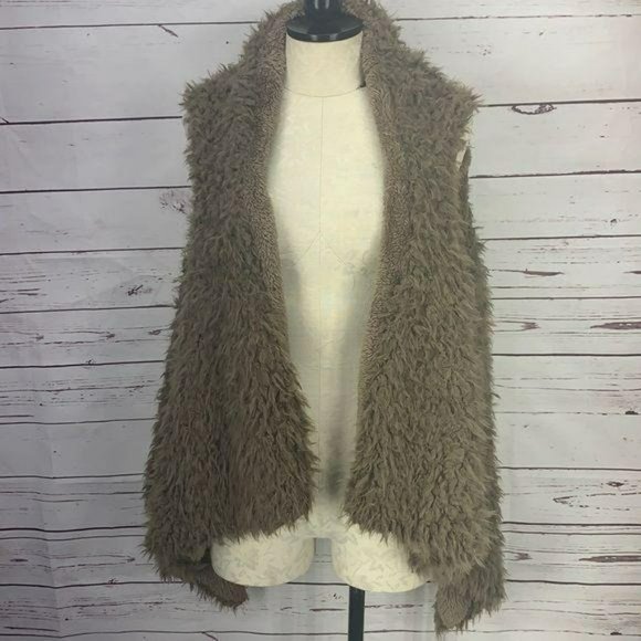 Main Strip Brown Teddy‎ Drape Front Vest - Picture 1 of 7